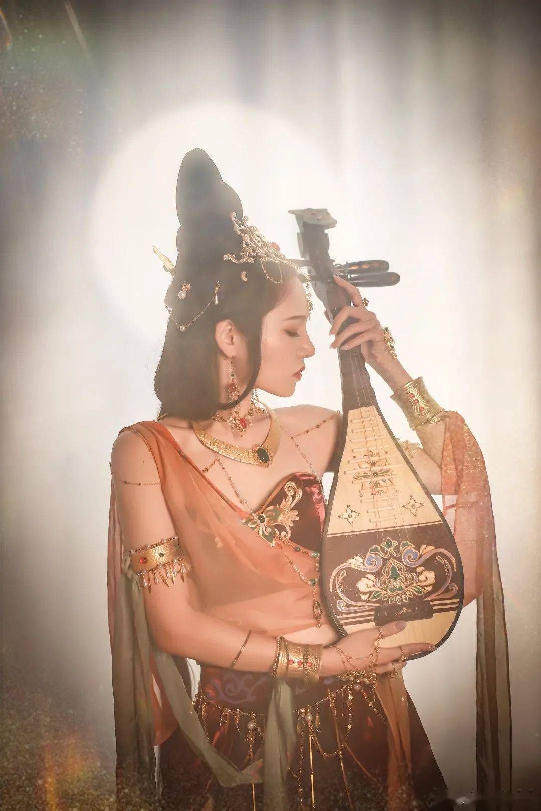 COSPLAY大赛|光影中的绝美舞姿,是你心中的敦煌梦吗?-搜狐大视野-搜狐新闻