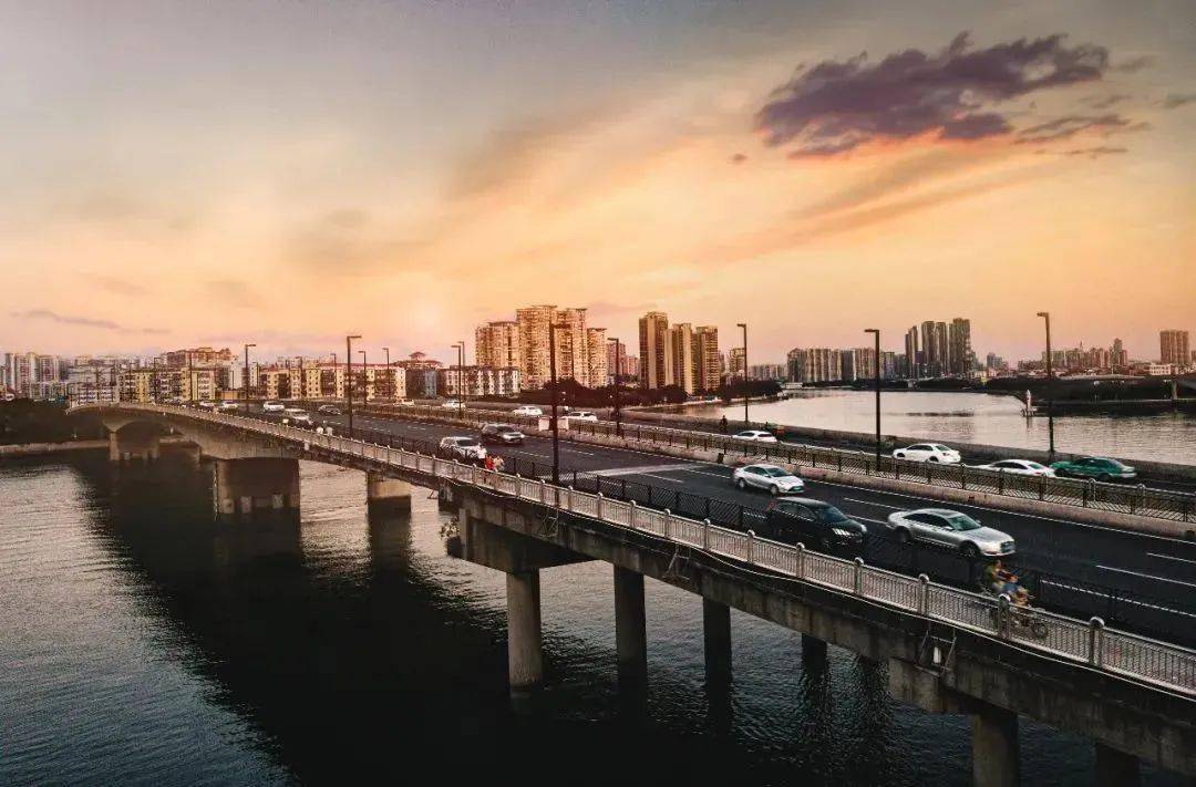 半年涨6100元/㎡!金沙洲,该进场了?_大桥