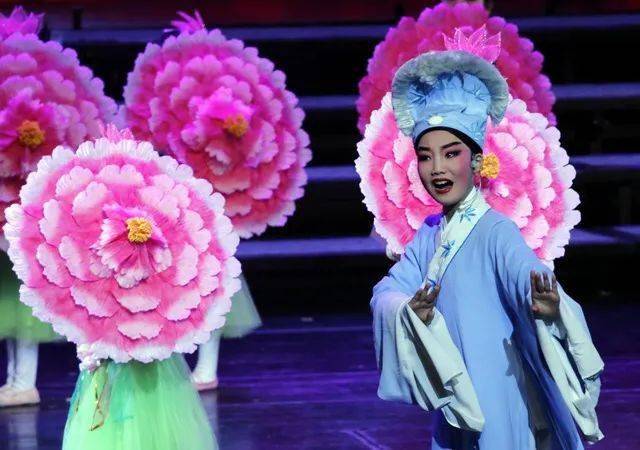 麻豆童星携手宁波市演艺集团下属宁波市宁歌少儿艺术培训学校正式开展