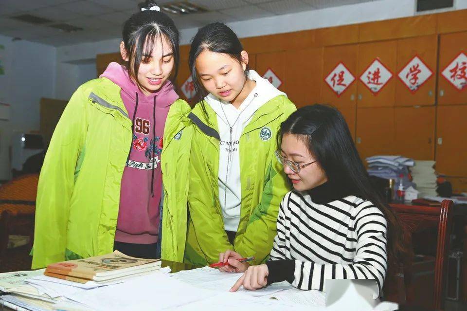 做一个有温度的老师记合川中学教师张钰婷