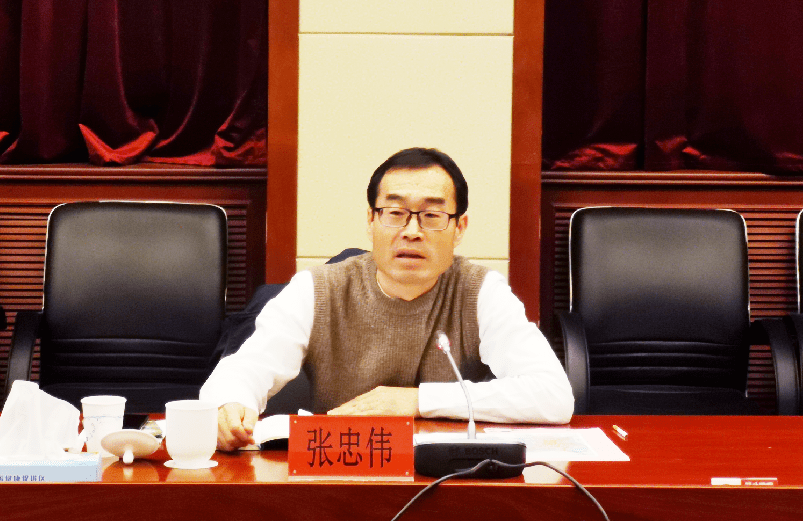 镇党委书记方志坚,党委副书记,镇长孙茂,镇相关领导,各职能部门负责人