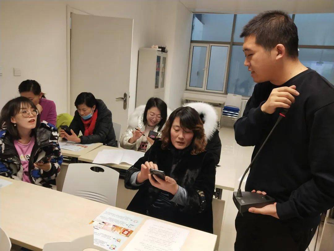 东胜区图书馆组织"移动图书馆"培训,让"悦"读无处不在_市图书馆