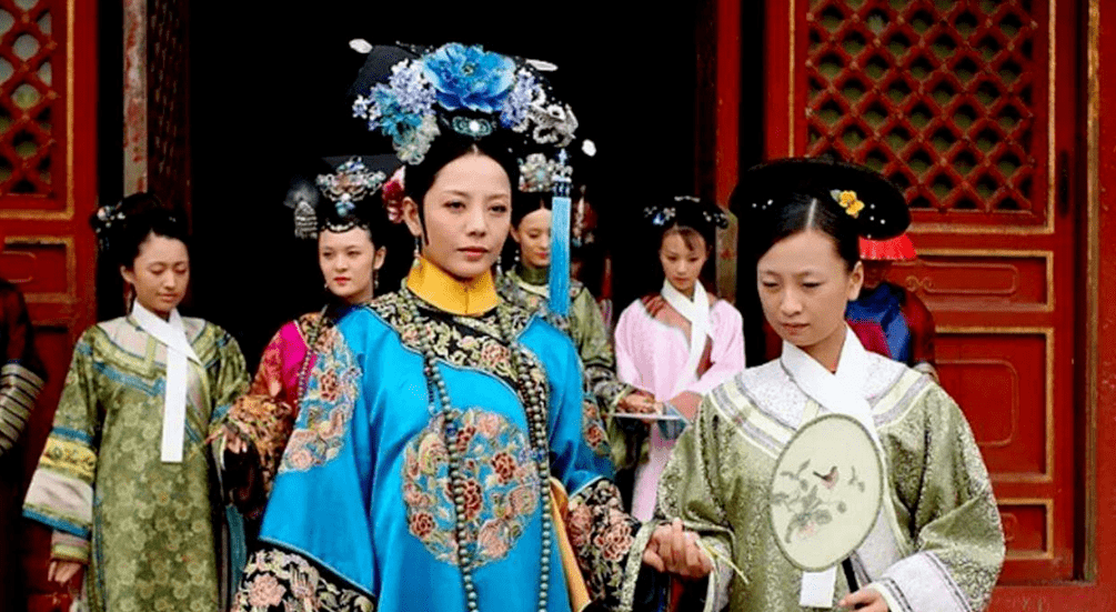 古代妃子在走路的时候,为何都需要太监搀扶?