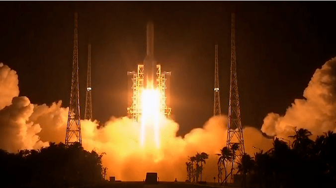 火箭起飞瞬间@央视新闻