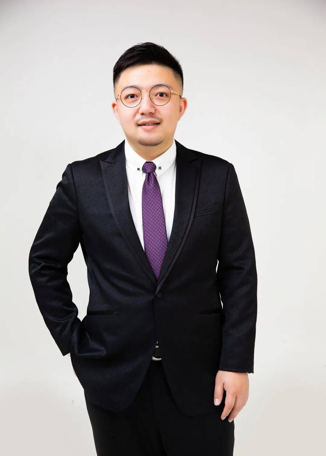 introduction王瑞本次主持人在哈尔滨电视台担任《问医》执行制片人