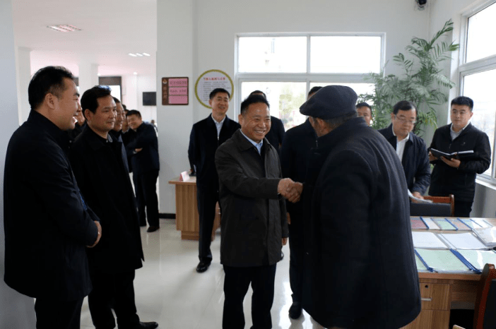 新沂市委书记高山回访乔老汉