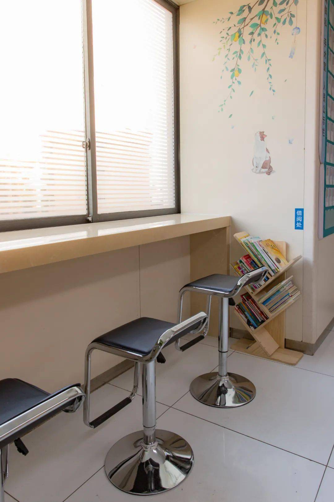 方寸之地传真情桂医二附院手术室人文家属等候区焕然一新