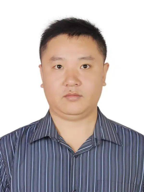华中铁十八局市政公司总审计师兼经济管理部部长张春瑜中铁十八局成