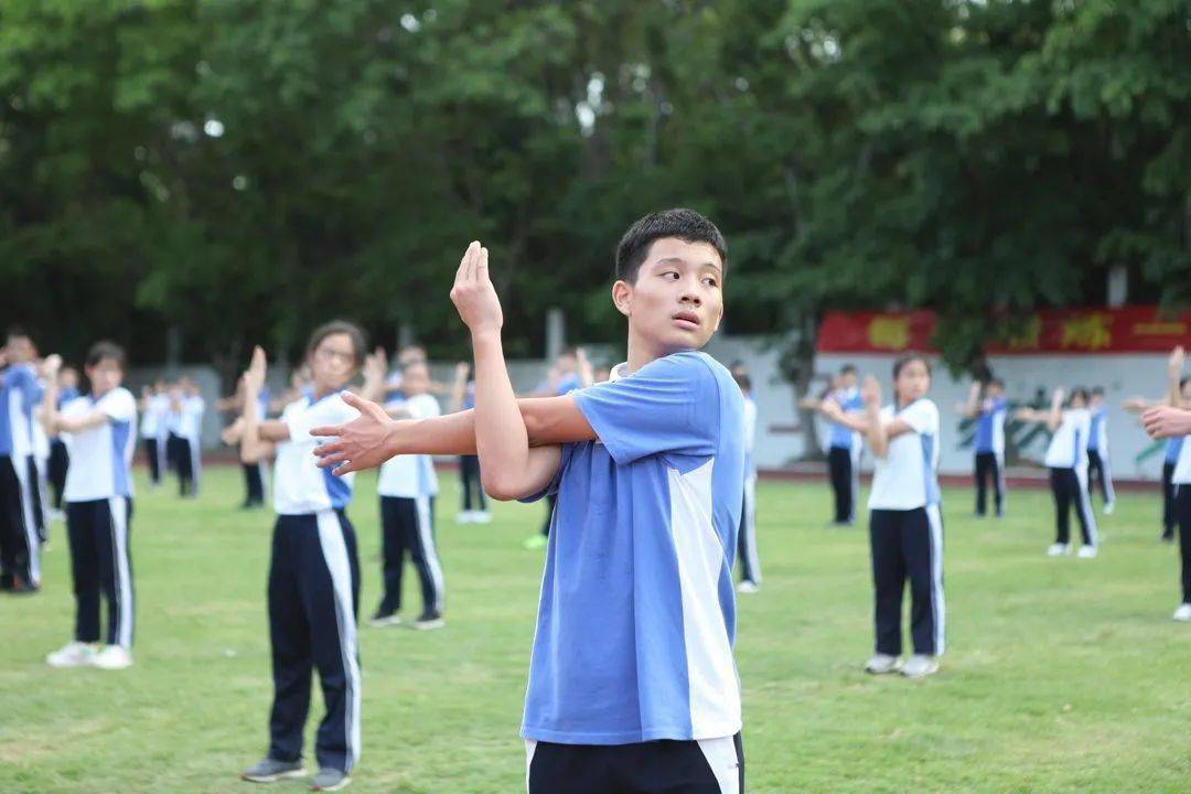 家门口的好学校第18期丨华富中学科技赋能体育教学运动成就学生成长