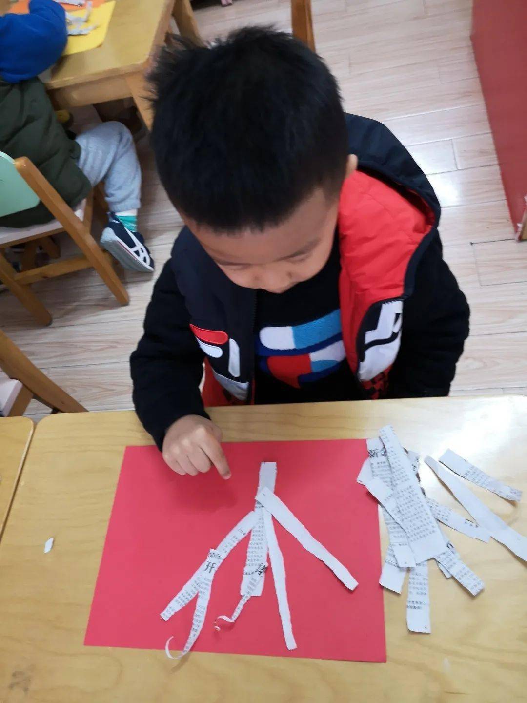 精彩活动撕纸乐