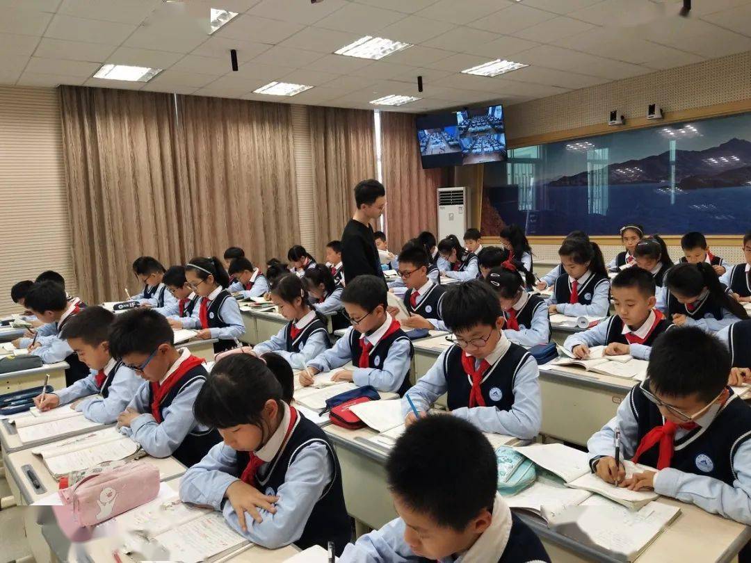 互联互动跨时空共学共享促成长陈屿中心小学开展互联网