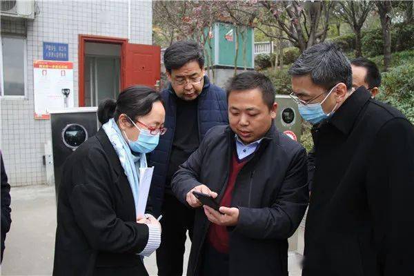 市教体局副局长刘先钧,石泉县县委副书记,县长周耀宜,副县长孙彦歆