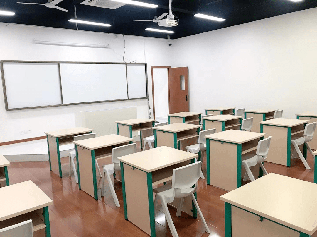 学大初高三全日制封闭集训18人小班20年教研厚积薄发