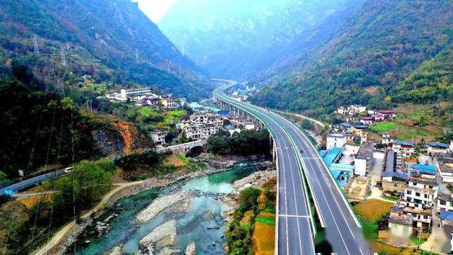打通连片特困地区"致富路"!安康至岚皋高速公路通过交工验收