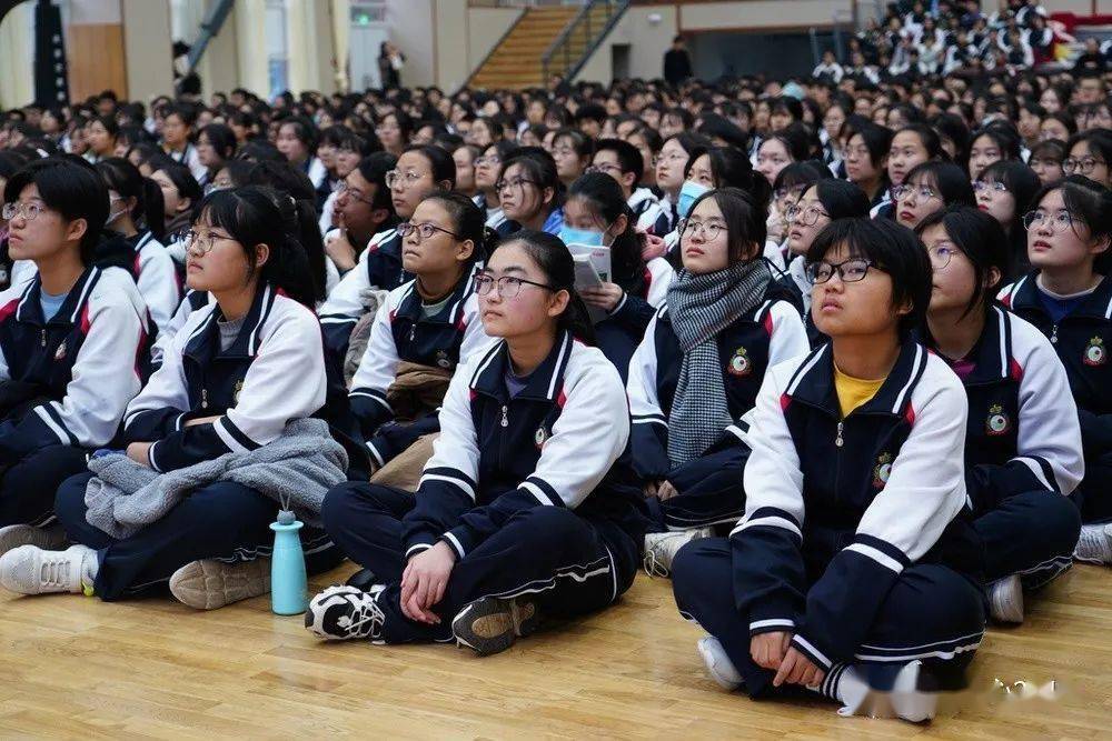 红色精神引领砥砺奋斗前行临沂四中举行高二年级红色励志教育暨期中