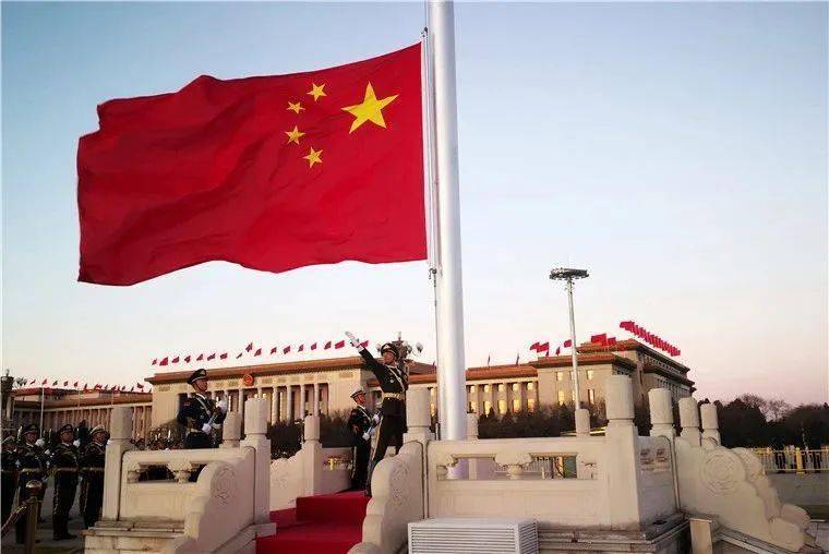 一流表现以"零失误,零差错"的圆满完成升降国旗任务2