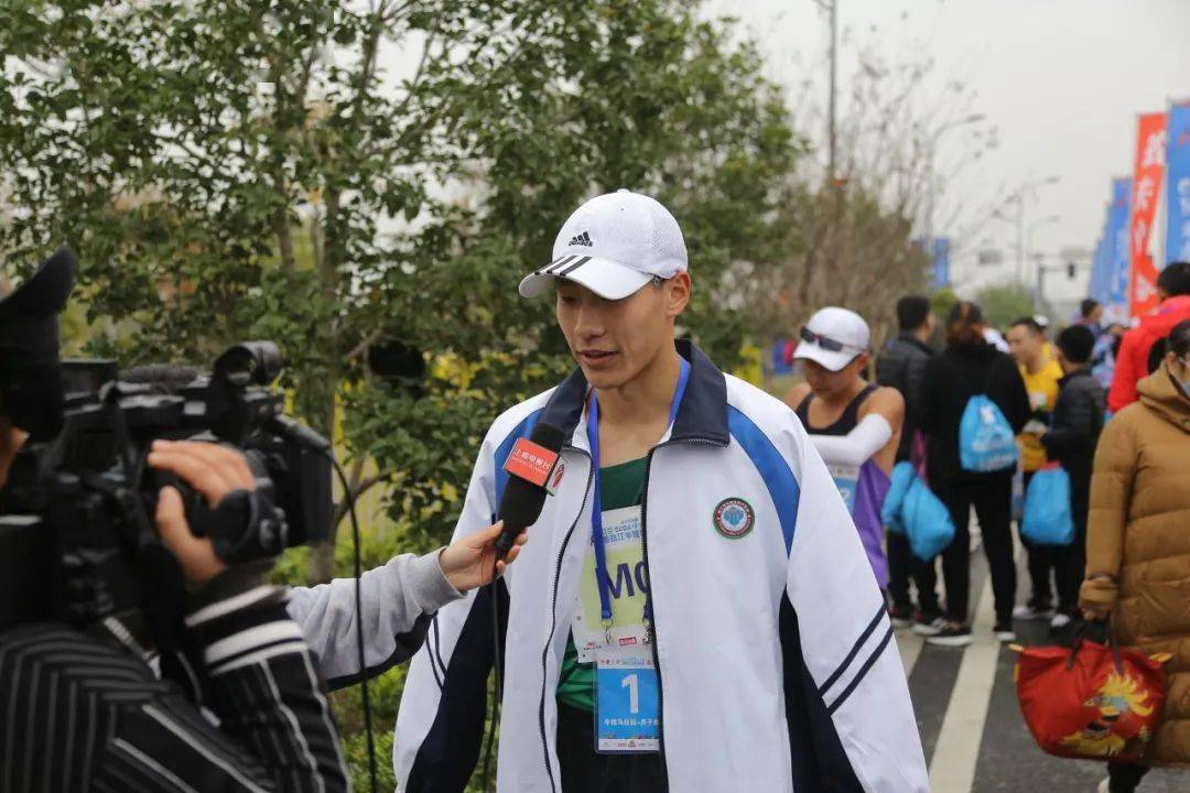 直击现场2020曹马激情开跑万人齐奔场面震撼