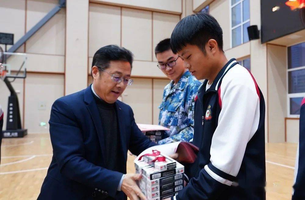 红色精神引领砥砺奋斗前行临沂四中举行高二年级红色励志教育暨期中