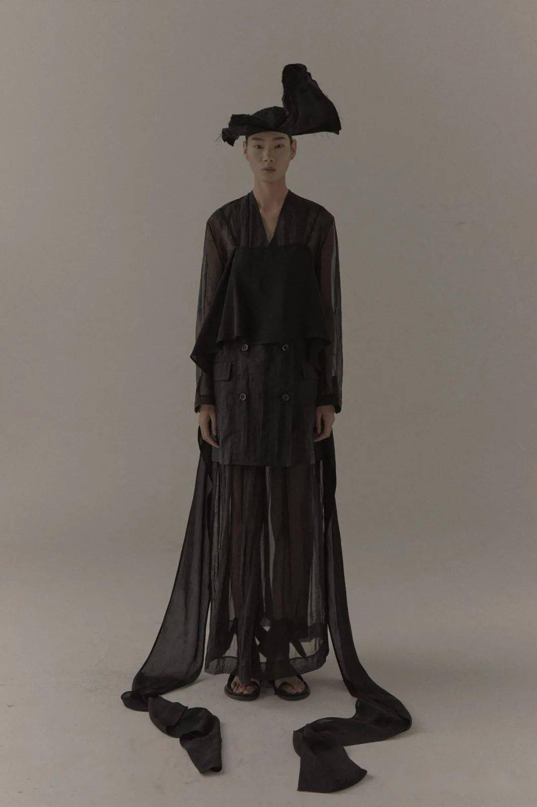 中国设计师umawang2021春夏系列真正践行浪漫主义的古典主义者