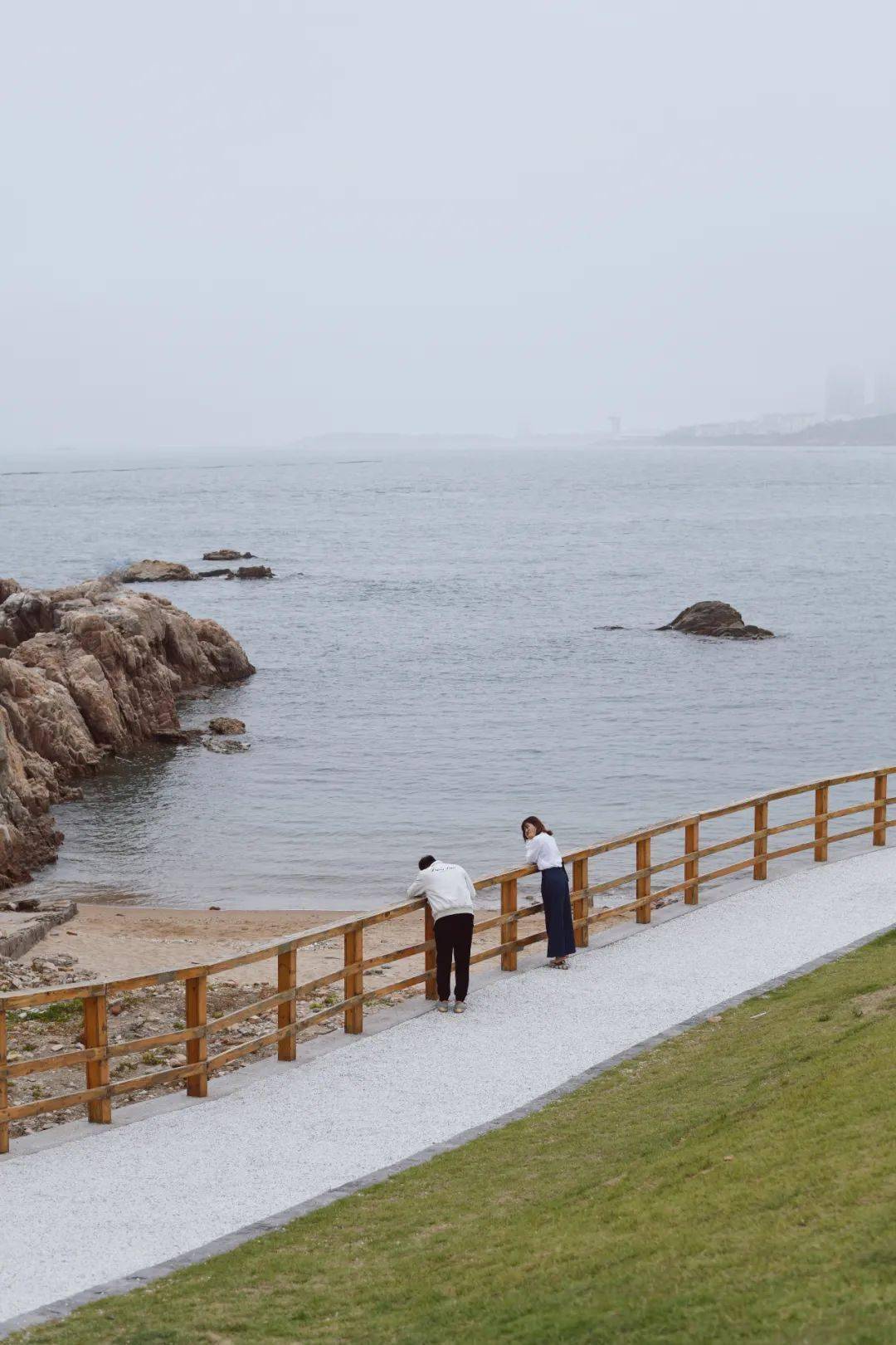 青島海邊散步城中迷路