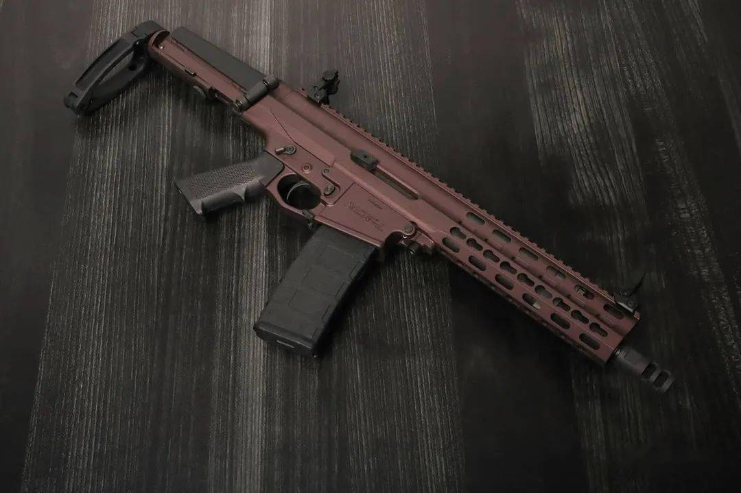 远看像scarrobinson公司xcr系列模块化步枪美图