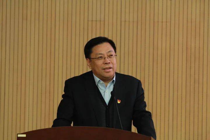 市卫健委主任肖洪涛来新华制药宣讲党的十九届五中全会精神