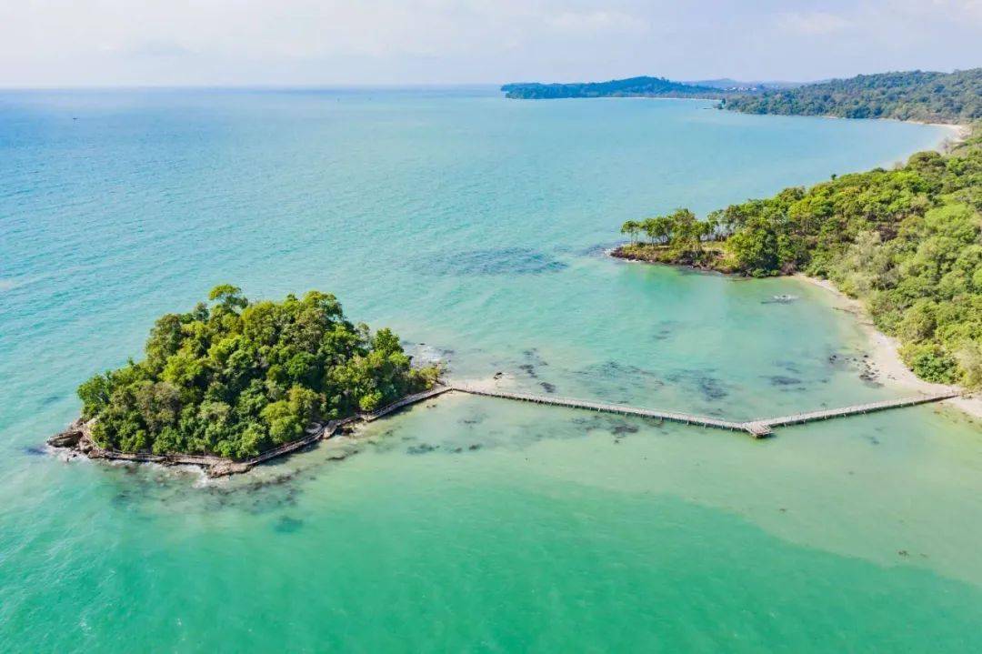 热烈欢迎洪森总理夫人文拉妮游览金银湾王子岛