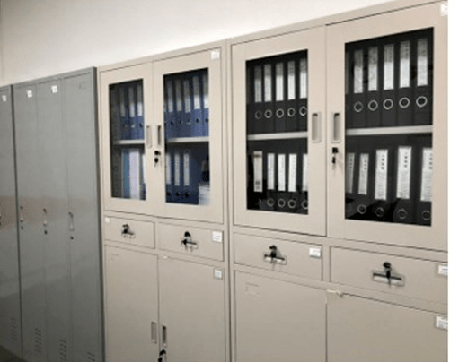 图一(3)行政办公区:在办公室内将事物处理看板化,办公桌,文件,报表等