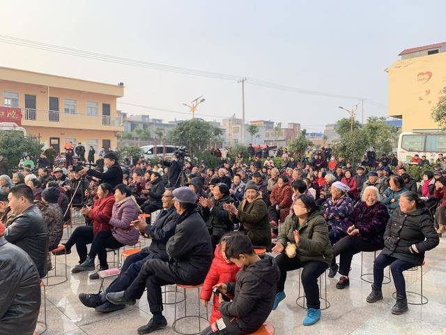 桐柏县吴城镇曲艺演出下基层文化惠民暖人心