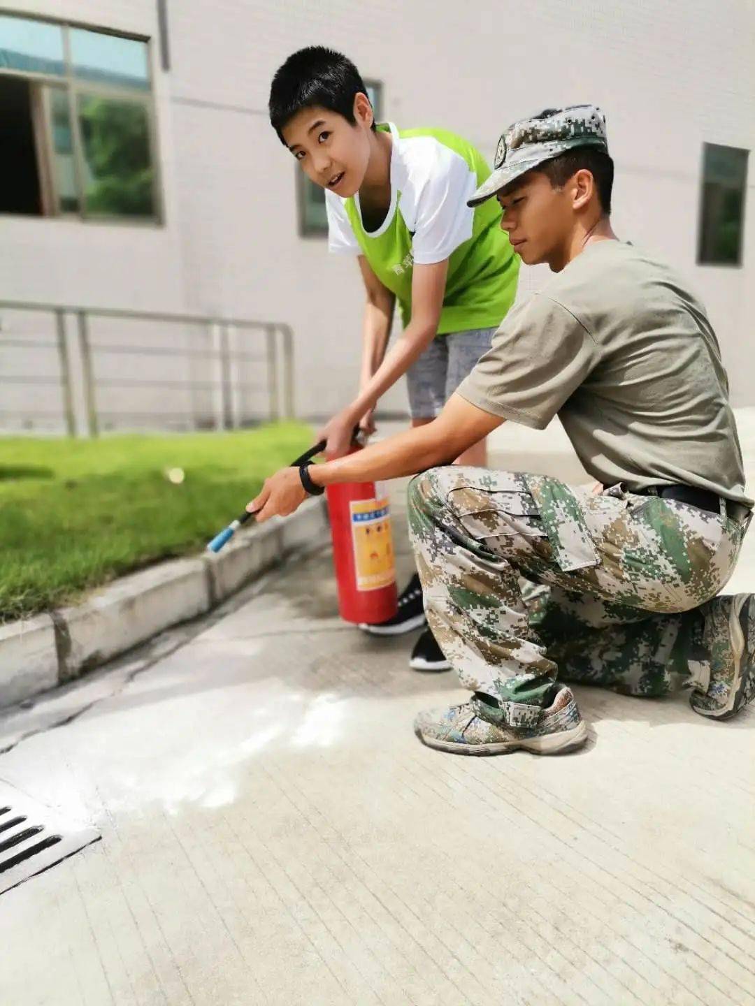 小小陆军营塑造军人钢铁般意志