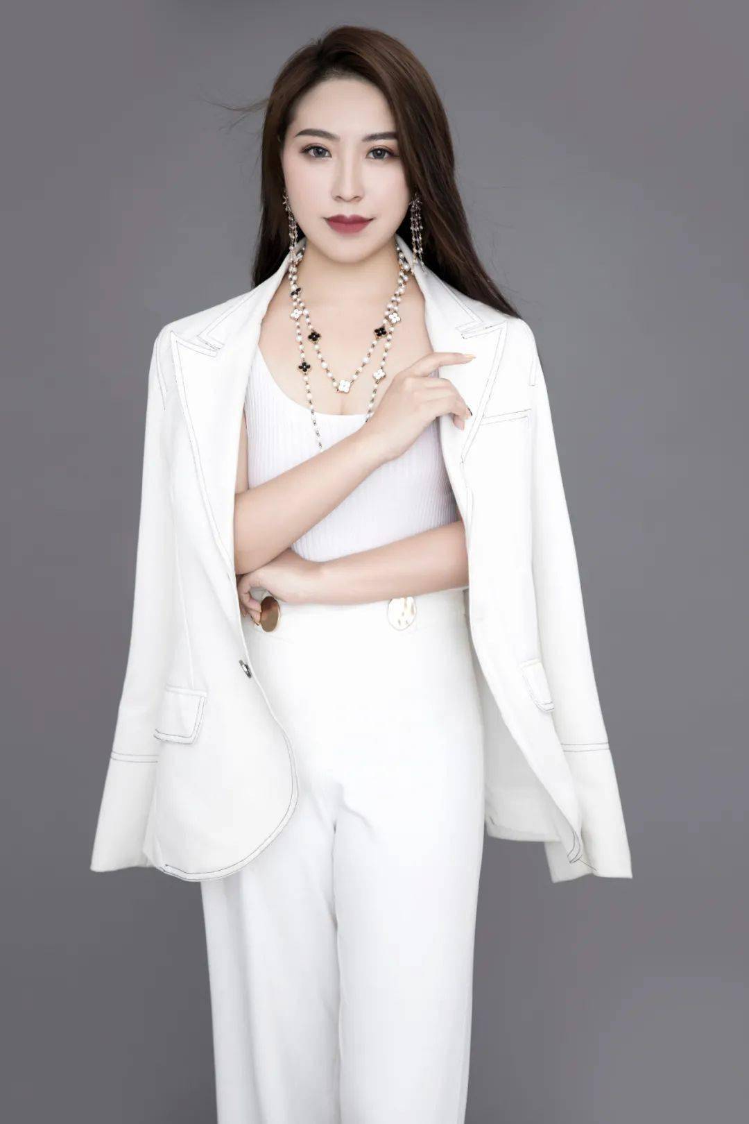 第一期阳光青年素人主播培训课暨月鱼播文化传媒主播培训课开课啦