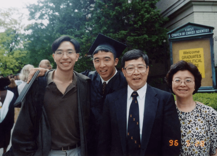 杨安泽父辈图片