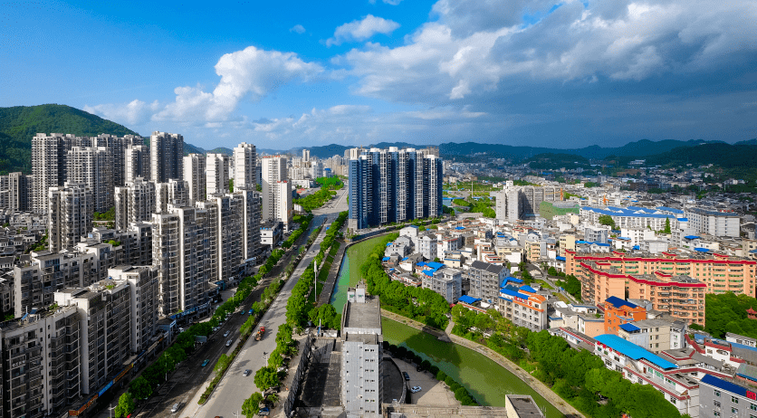 用新发展理念加快推进山区城镇老旧小区改造 ——关于湘西州城镇老旧