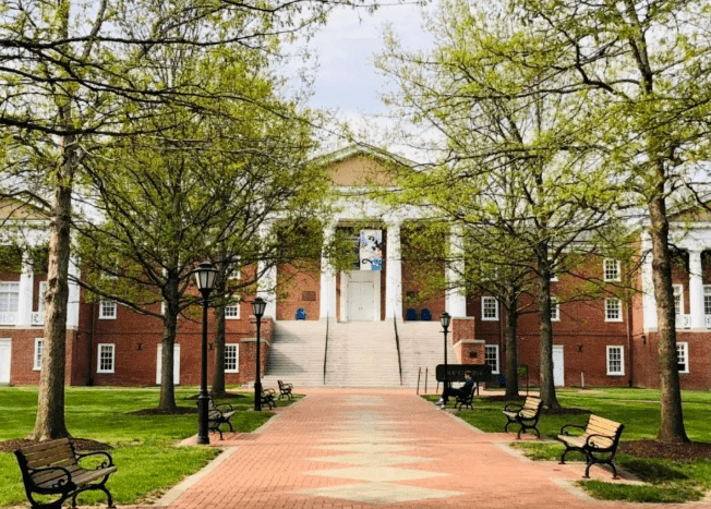 特拉華大學(university of delaware)位於美國特拉華州(state of