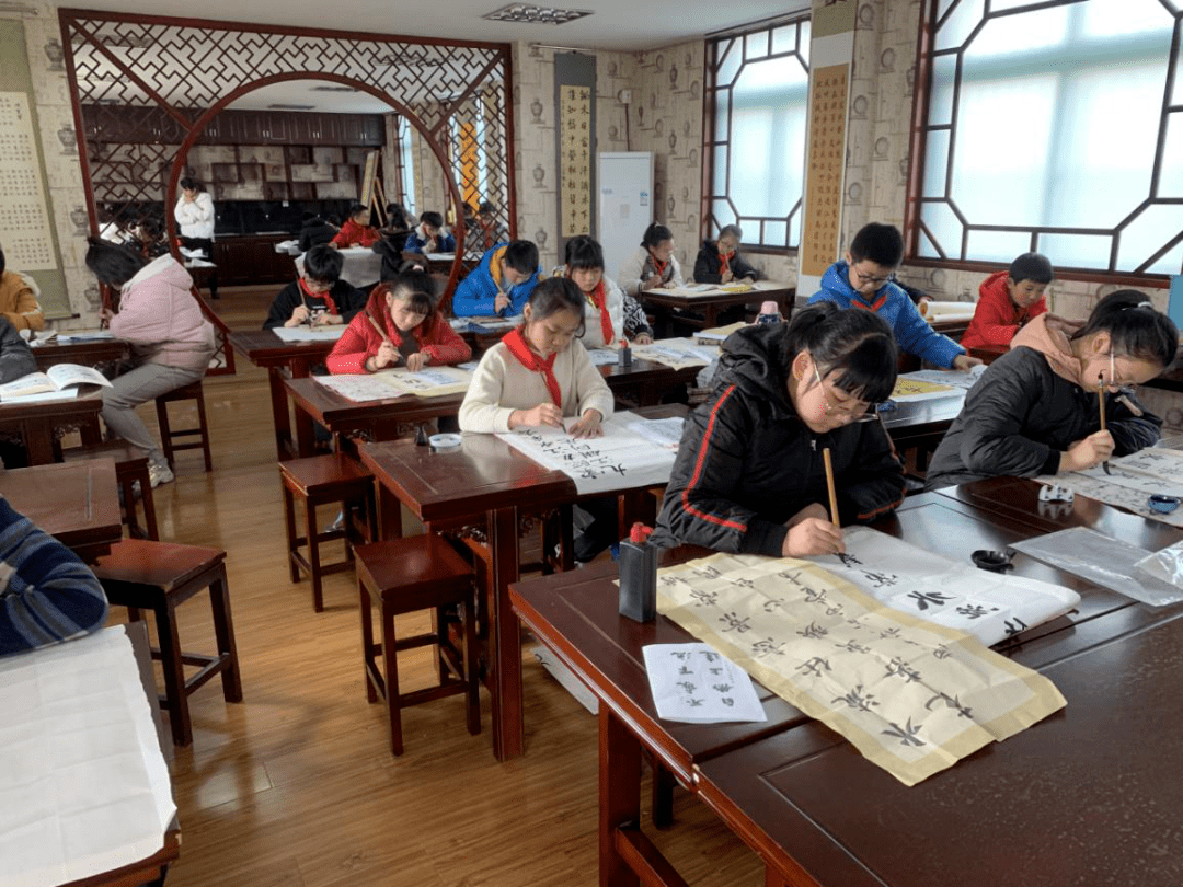 東板橋下翰墨香東橋小學東板橋校區開展學生優秀書法作品選拔賽活動