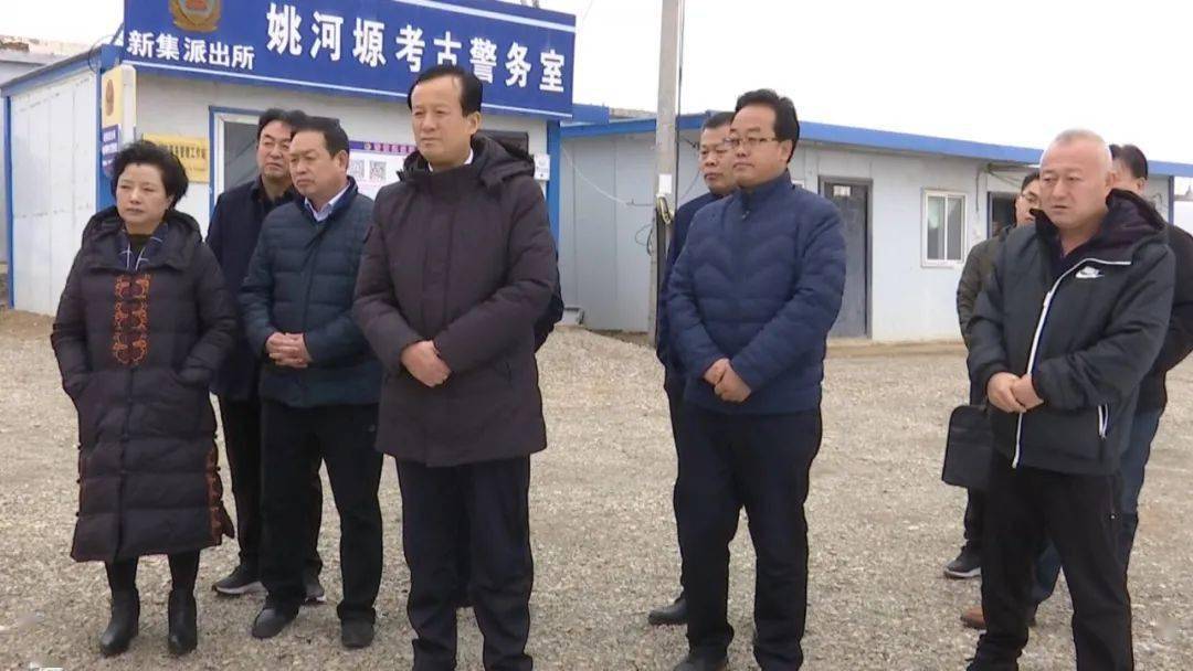 固原市副市长任立新,县人大常委会主任张佐,县委常委张杰陪同调研