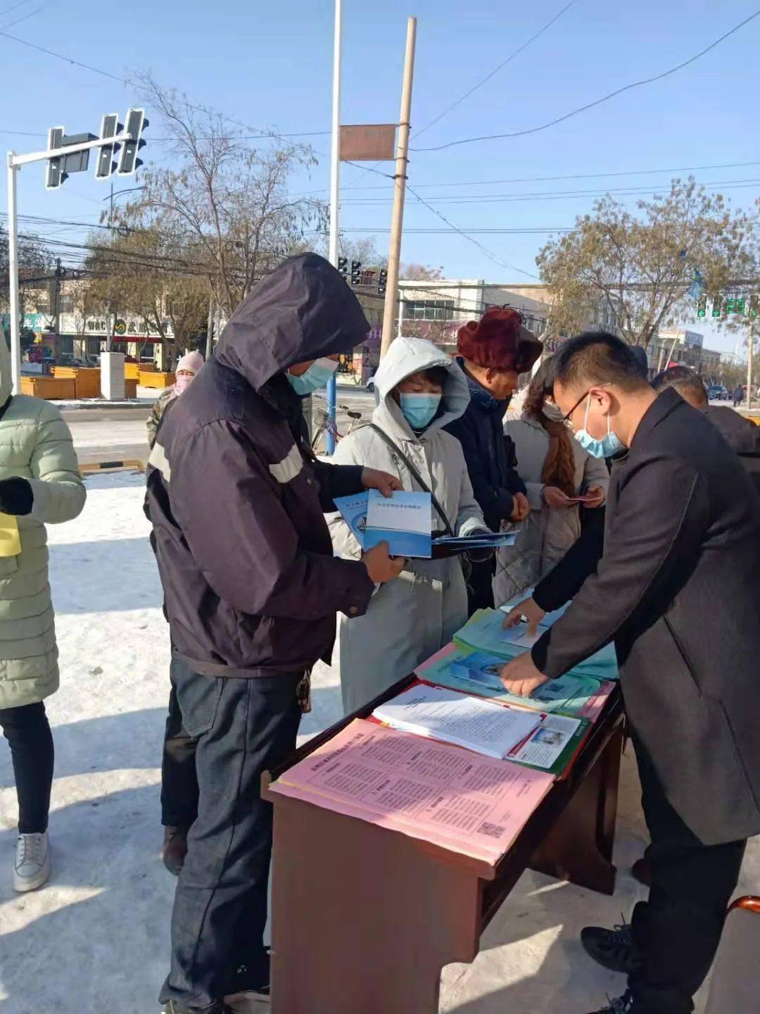 凉州区黄羊镇黄羊工业园区在124国家宪法宣传日开展禁毒宣传活动