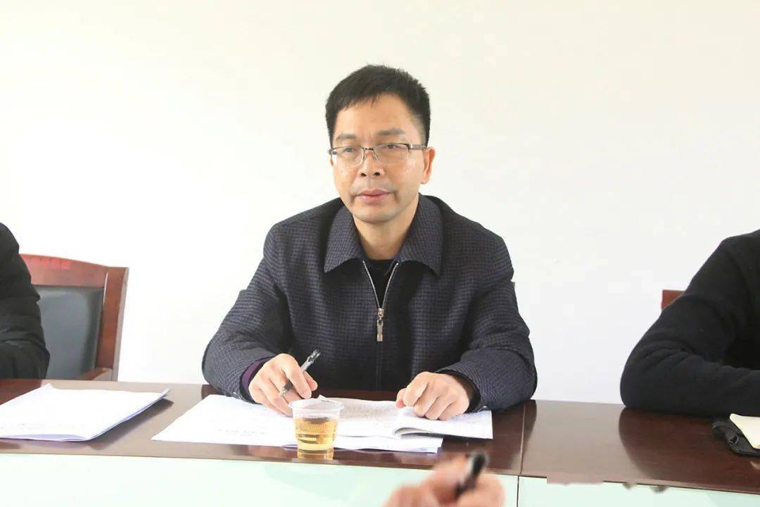 上思县人民检察院李庆章检察长到百包村开展人大代表进站履职活动