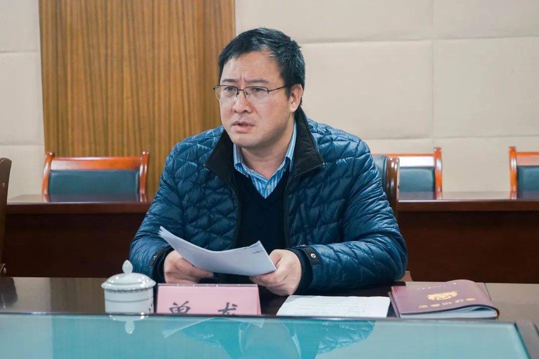 随后,曾龙对接收处室提出了遴选干部在试用期期间教育,培训和管理的