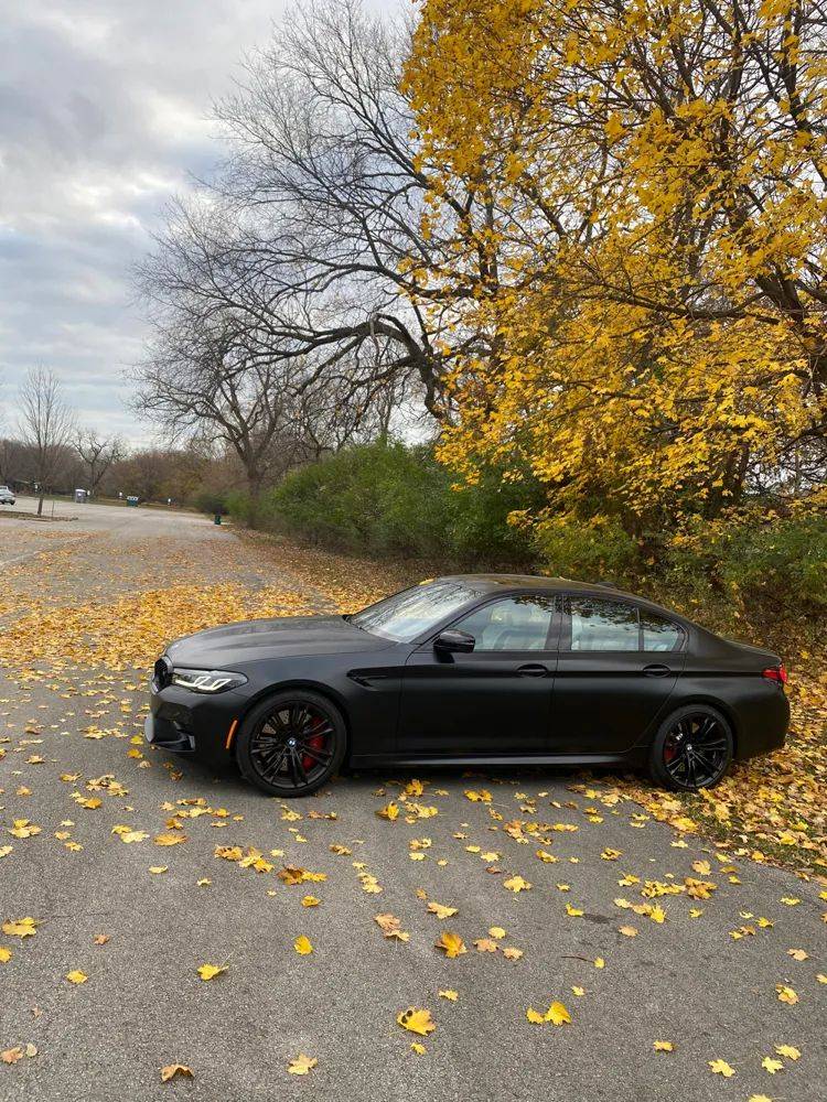 花31万元个性化定制的磨砂石青色宝马m5你觉得值吗