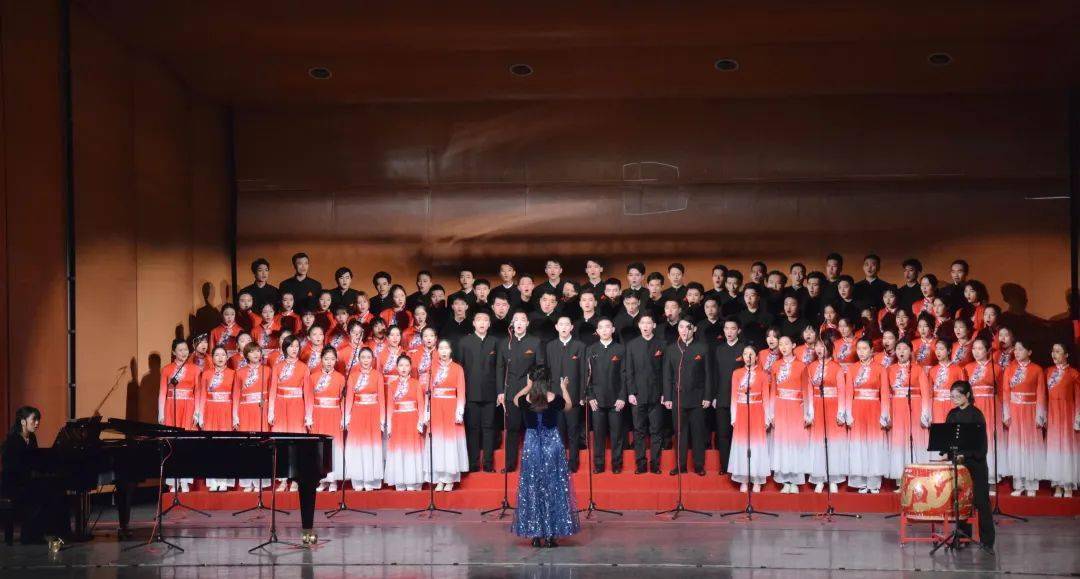 捷报| 劳动人事学院荣获第三十四届"一二·九"合唱大赛金奖和最佳舞台
