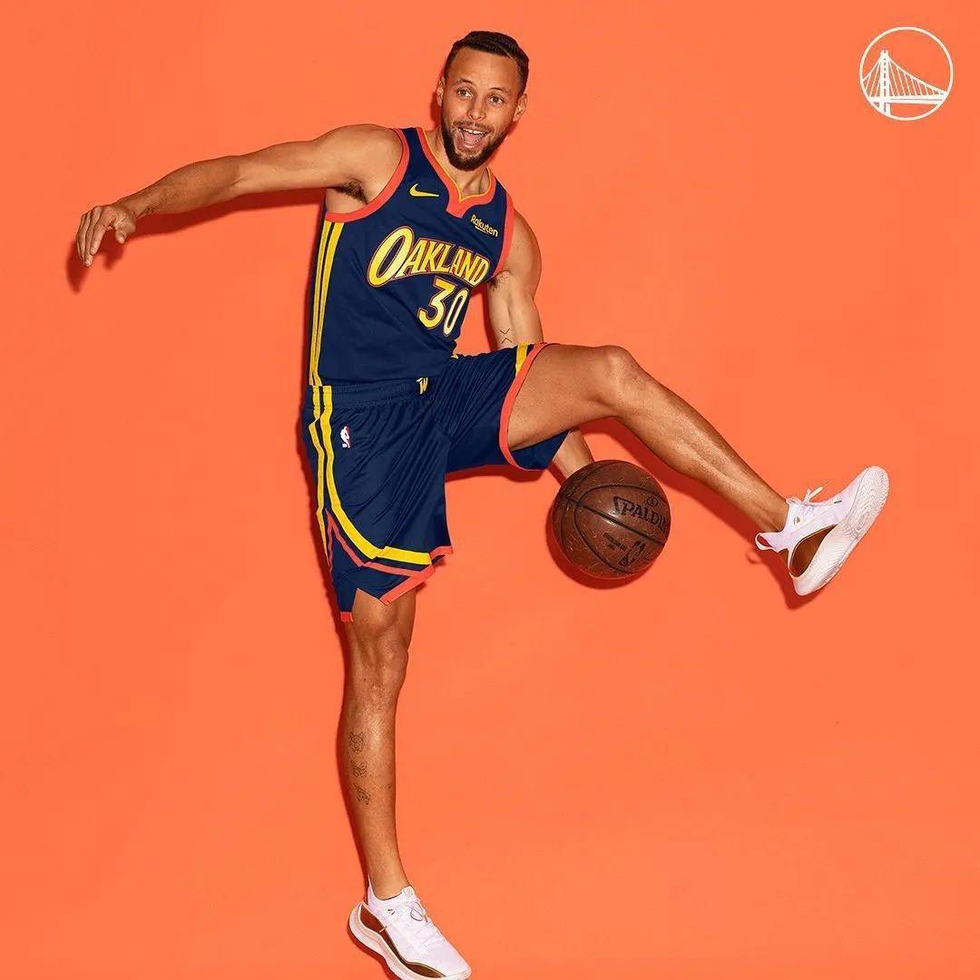 他一样勇士球星库里拍摄定妆照接着来看看各队球员的上脚nba球员上脚