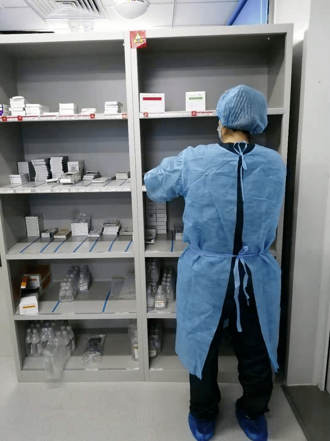 西青医院药剂科迎接市药品质量暨冬季新冠疫情防控药品储备专项检查