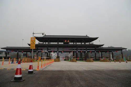 内荣高速荣县收费站封闭荣县枢纽互通乐山匝道意味着12月15日那天