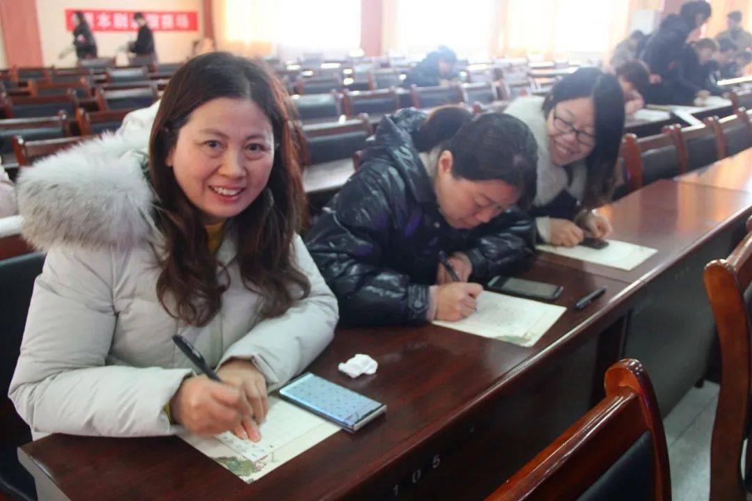 新县职业高中举行教师教学技能钢笔字大赛快看有没有你熟悉的字迹