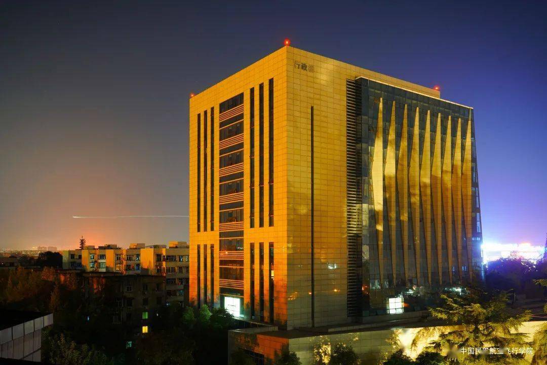 流光溢彩不一样的中飞院夜景