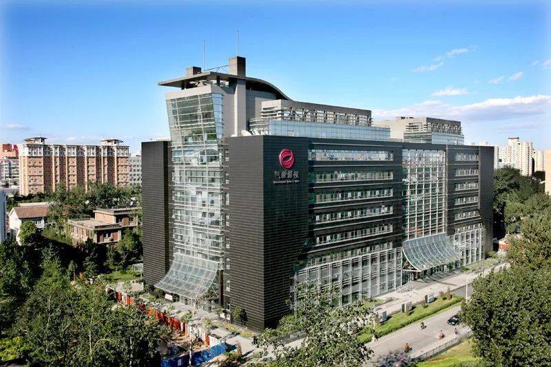 成都航空与中国气象局华风气象传媒集团签订战略合作协议