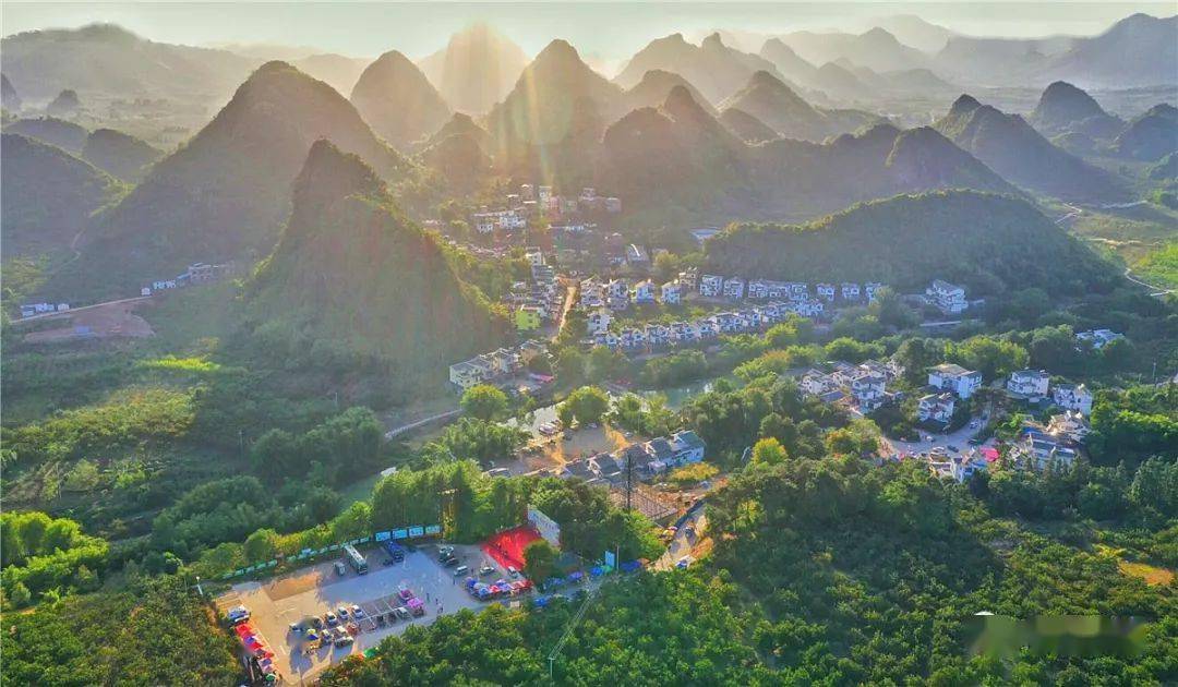 桂林恭城瑶族自治县红岩村月柿丰收景色