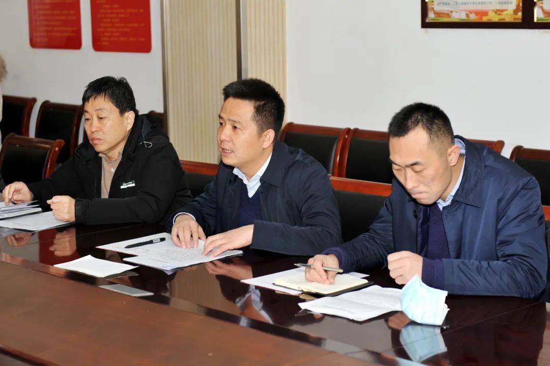 杜中伟到卫健体育局宣讲党的十九届五中全会精神并调研冬季常态化疫情