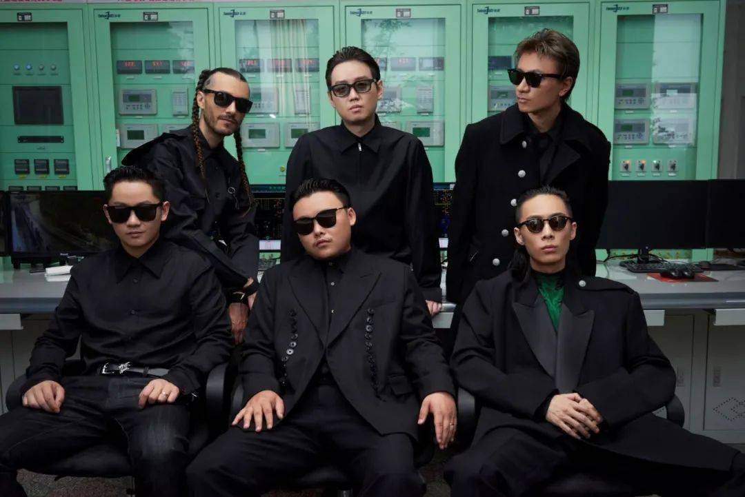 new order 作为一支将后朋克与流行性平衡得非常好的乐队,秘密行动接